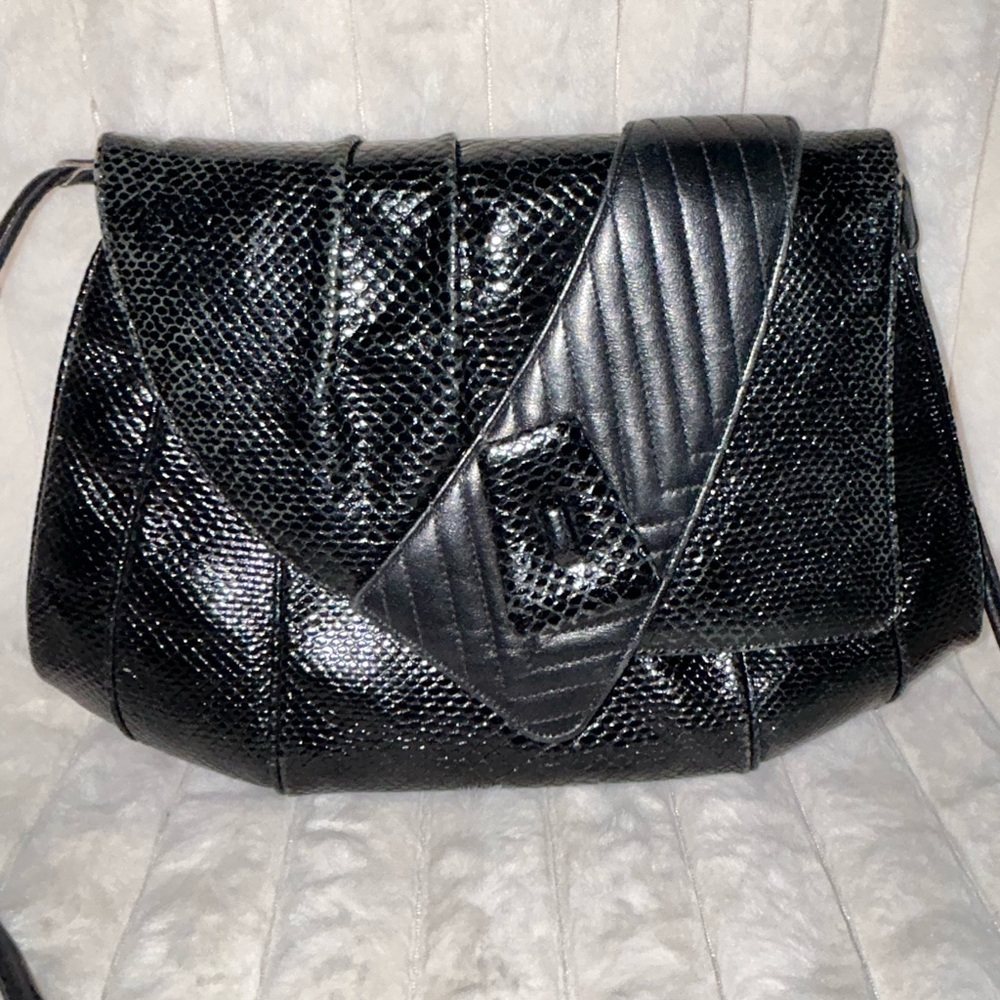 Vintage Finesse, La Model Black Crossbody Bag with Textured Leather - Picture 3 of 8